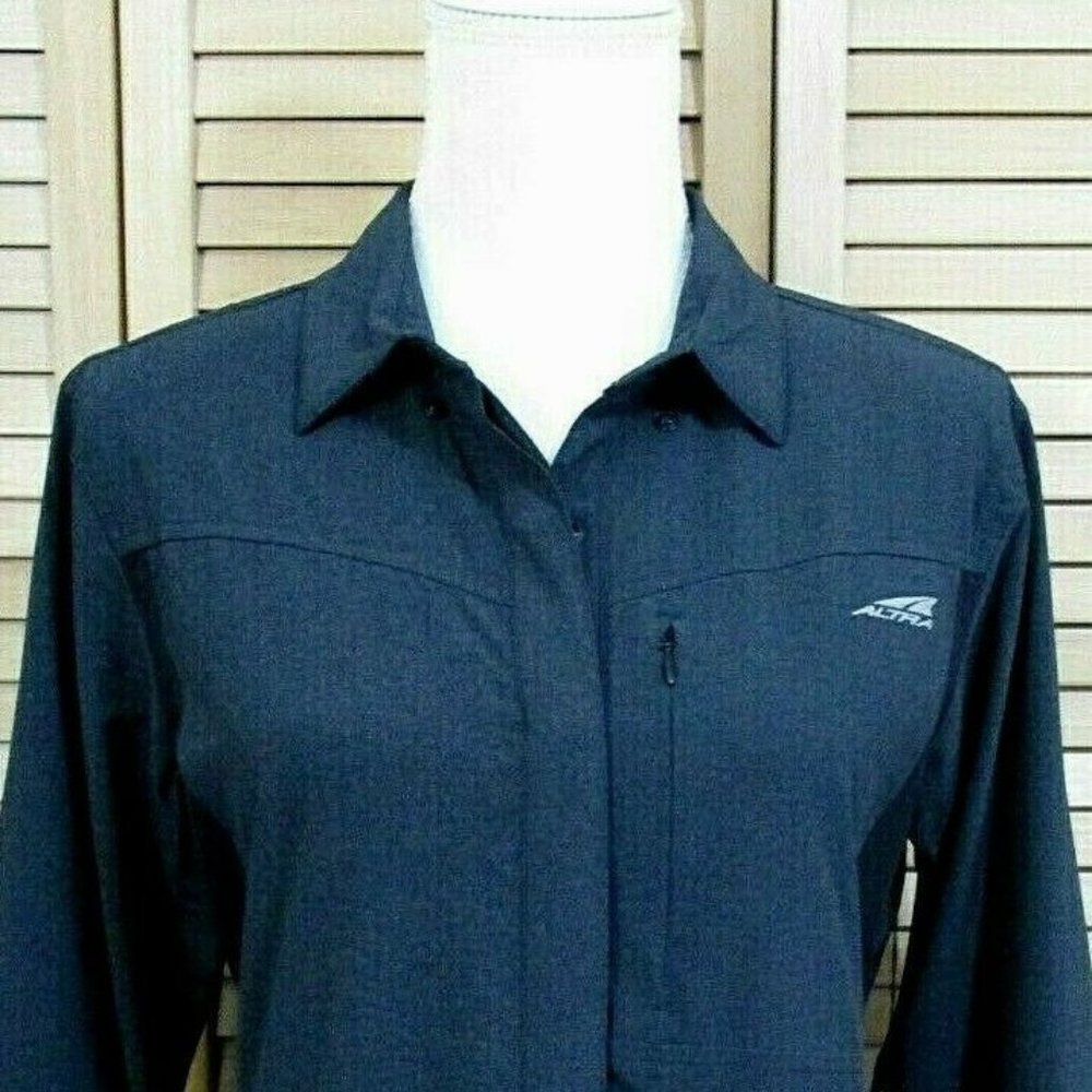 Altra Trail Running Button Up Shirt - Picture 9 of 10